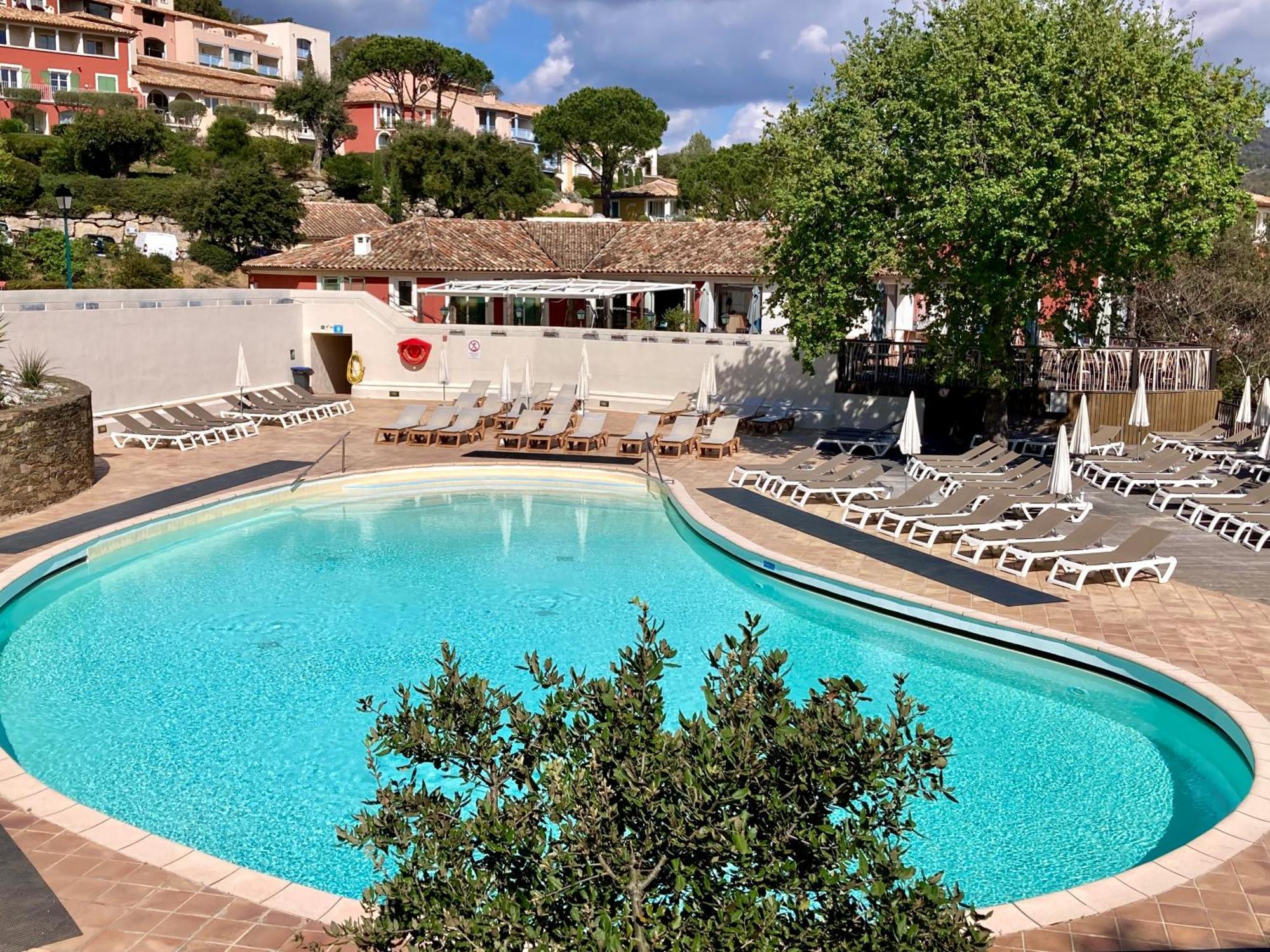 Les Restanques Vue Mer Roses 1070 Rez De Jardin Grimaud Extérieur photo